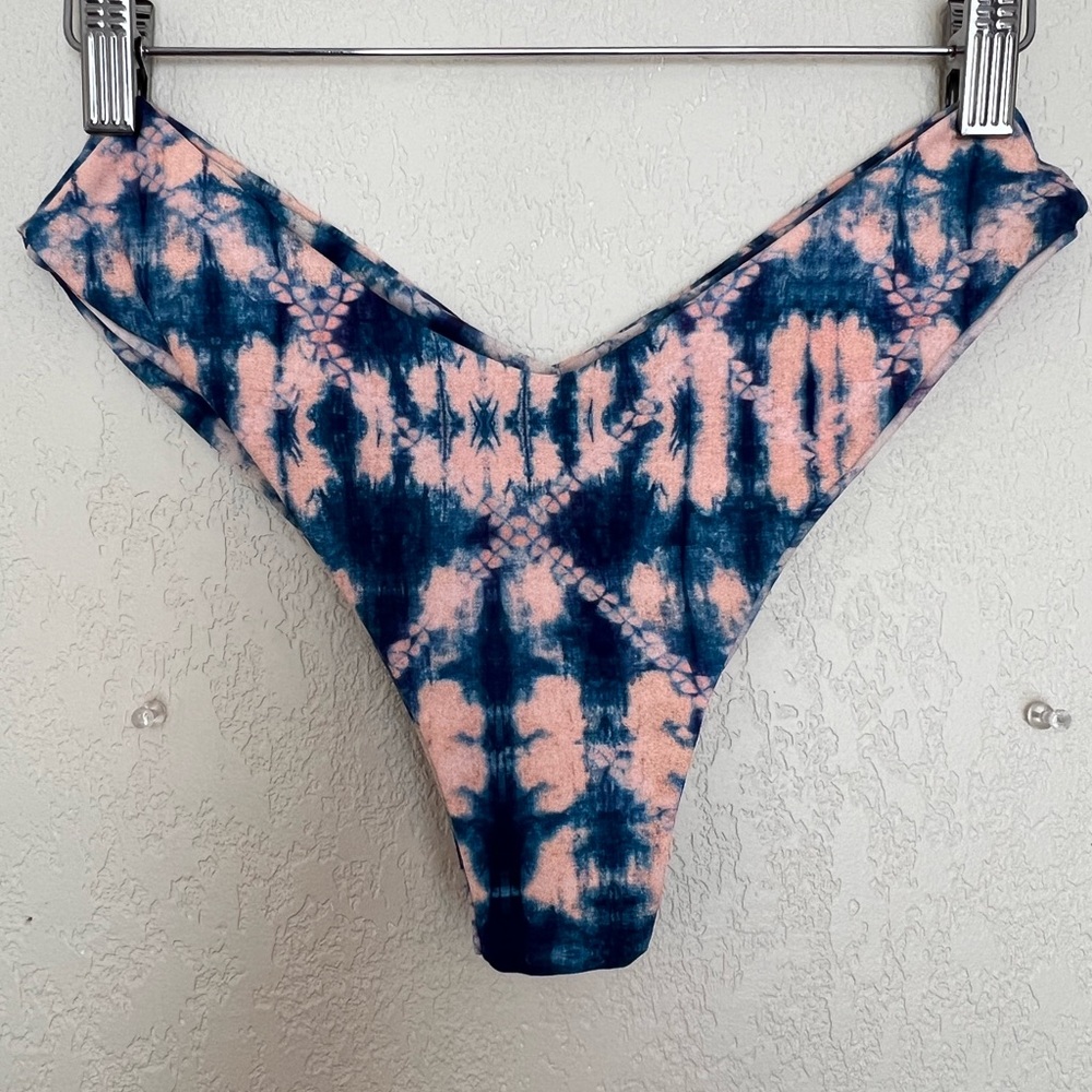Skatie Indigo - Blue and Pink Tie-Dye Bikini Set - Picture 5 of 7